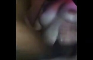 XXX Kencing dan bercinta di dalam video tante hot sex ruangan yang gelap.