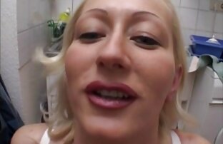 XXX Cantik pirang dengan payudara besar kacau di bikini dan xxx hot bokep muncul!